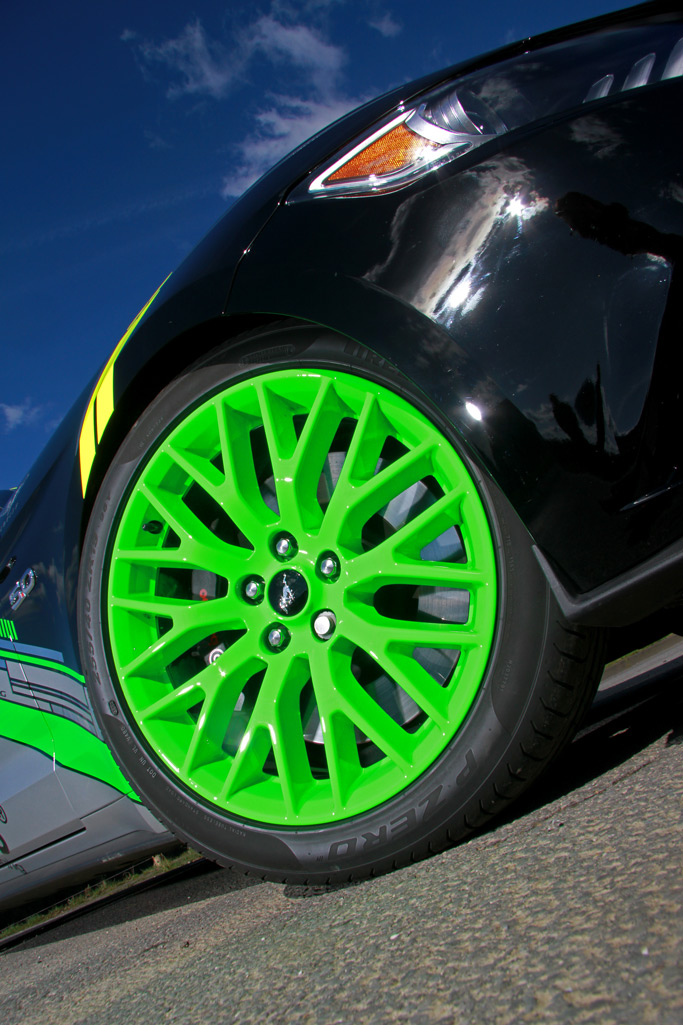 photo 2 Ford Mustang custom wheels OEM Ford Mustang 19x9.0, ET , tire size 255/40 R19. 19x9.5 ET 275/40 R19