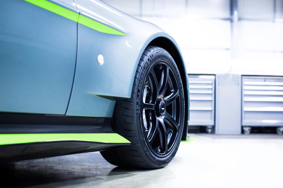 photo 1 Aston Martin Vantage GT custom wheels 19x8.5, ET , tire size 245/40 R19. 19x9.5 ET 285/35 R19