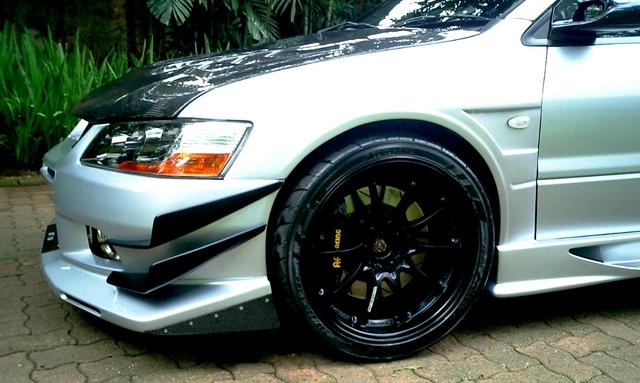 photo 5 Mitsubishi Lancer Evolution custom wheels  CE28E 18x9.5, ET +15, tire size 265/35 R18. x ET 