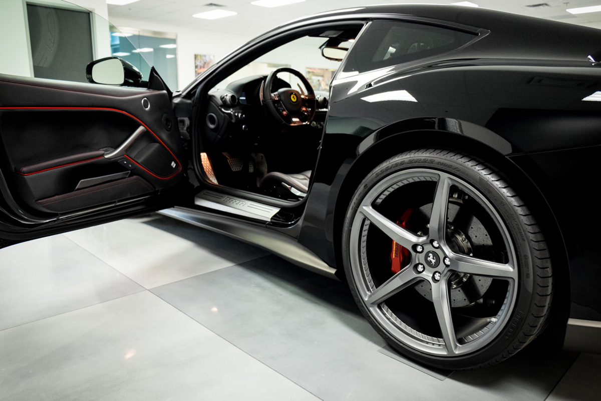 photo 5 Ferrari F12berlinetta custom wheels Fondmetal Signature FMS 07 21x9.0, ET , tire size 275/30 R21. 22x12.0 ET 335/25 R22