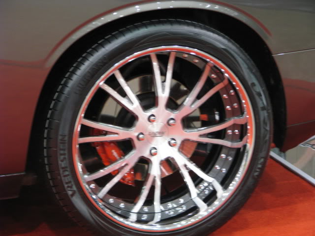 photo 5 Dodge Challenger custom wheels USW Kingpin 22x9.5, ET , tire size 265/35 R22. x ET 315/30 R