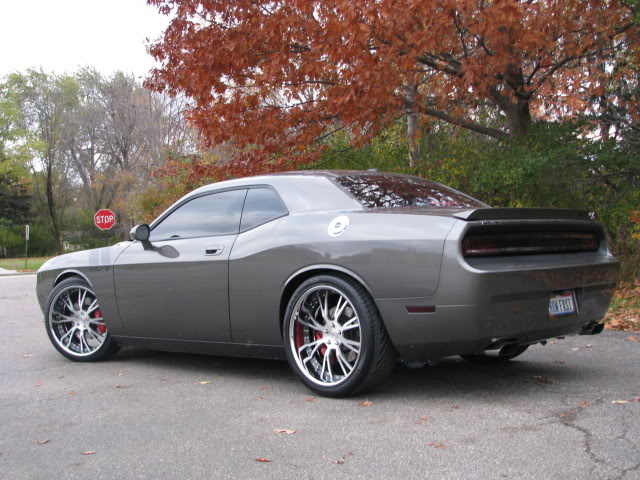 photo 2 Dodge Challenger custom wheels USW Kingpin 22x9.5, ET , tire size 265/35 R22. x ET 315/30 R