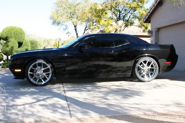 photo 1 Dodge Challenger custom wheels OEM Dodge Viper 22x9.0, ET , tire size 265/35 R22. x ET 