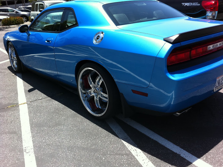 photo 2 Dodge Challenger custom wheels Lorenzo W26 22x8.5, ET , tire size 245/ R22. 22x10.0 ET 285/ R22