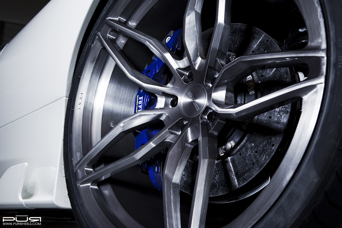 photo 3 Ferrari 458 Speciale custom wheels PUR RS23 21x9.0, ET , tire size X R21. 22x12.0 ET 