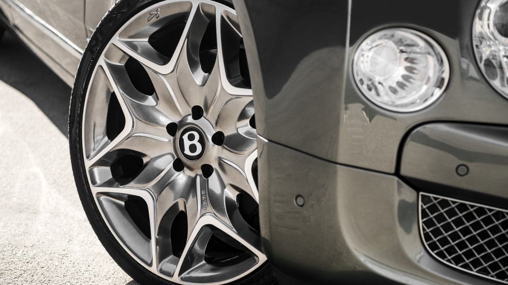 photo 1 Bentley Mulsanne custom wheels Kahn Split 6 22x9.5, ET , tire size X R22. x ET 