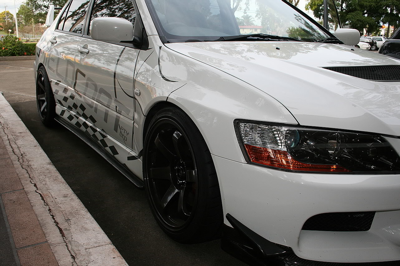 photo 2 Mitsubishi Lancer Evolution custom wheels Rota Grid 18x9.5, ET +20, tire size 245/35 R18. x ET 