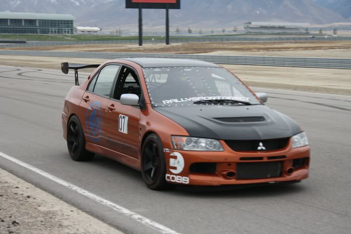 photo 1 Mitsubishi Lancer Evolution custom wheels Rota P45R 18x9.5, ET +20, tire size 245/40 R18. x ET