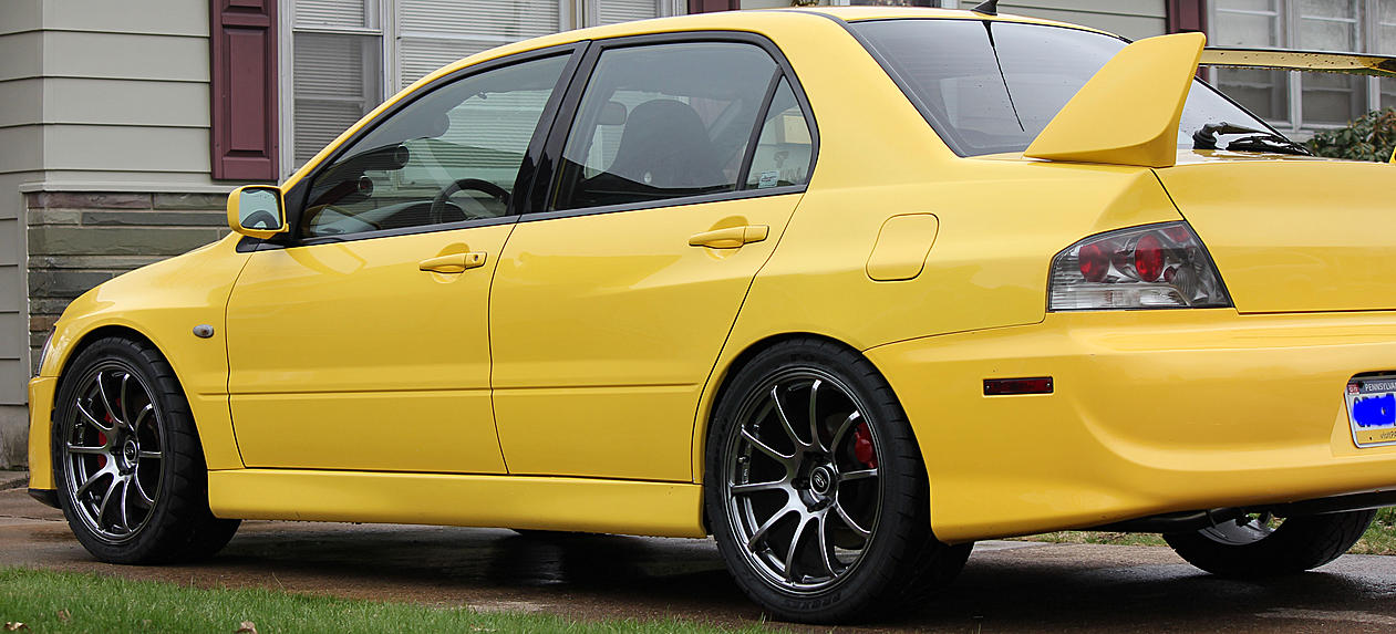 photo 1 Mitsubishi Lancer Evolution custom wheels Rota G-Force 18x9.0, ET +30, tire size 265/35 R18. x ET 