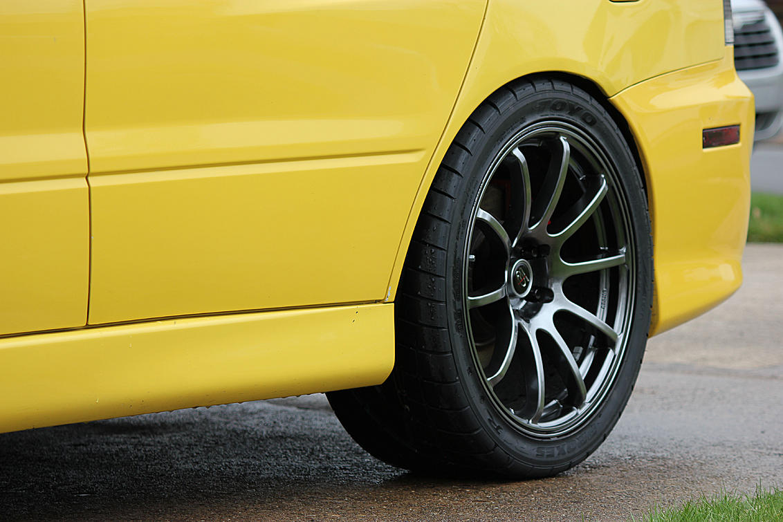 photo 3 Mitsubishi Lancer Evolution custom wheels Rota G-Force 18x9.0, ET +30, tire size 265/35 R18. x ET 