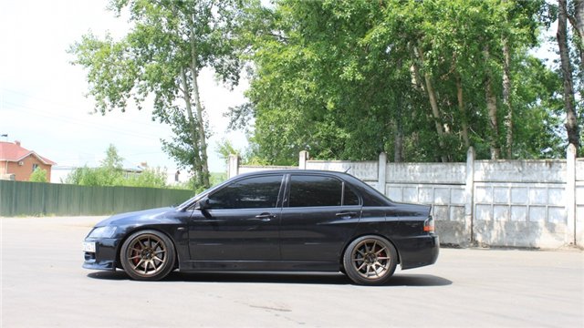 photo 2 Mitsubishi Lancer Evolution custom wheels XXR 527 17x9.75, ET +25, tire size 235/40 R17. x ET 