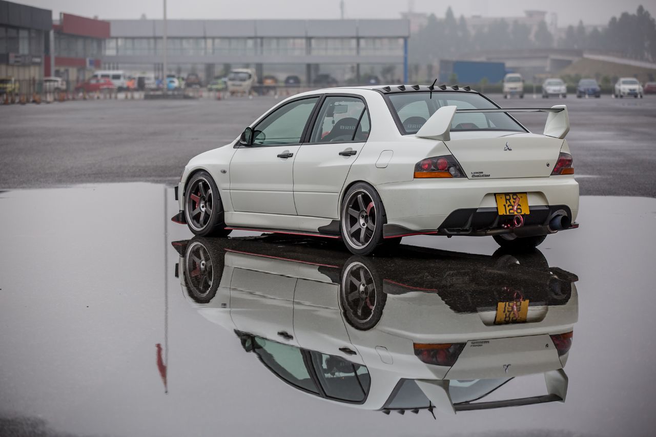 photo 2 Mitsubishi Lancer Evolution custom wheels Rays Volk TE37SL 18x9.5, ET +22, tire size 235/40 R18. x ET