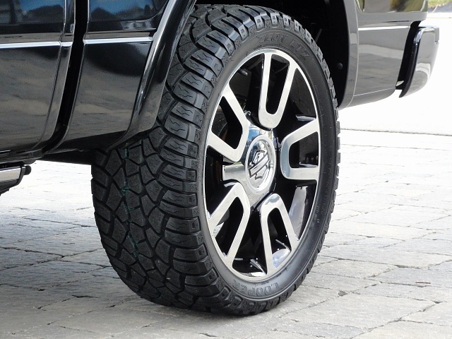 photo 1 Ford F-150 custom wheels   22x, ET , tire size 305/40 R22. x ET 