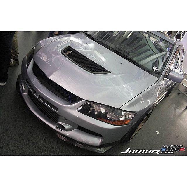 photo 3 Mitsubishi Lancer Evolution custom wheels Varrstoen ES3 18x10.5, ET +15, tire size 225/40 R18. 18x10.5 ET+22 