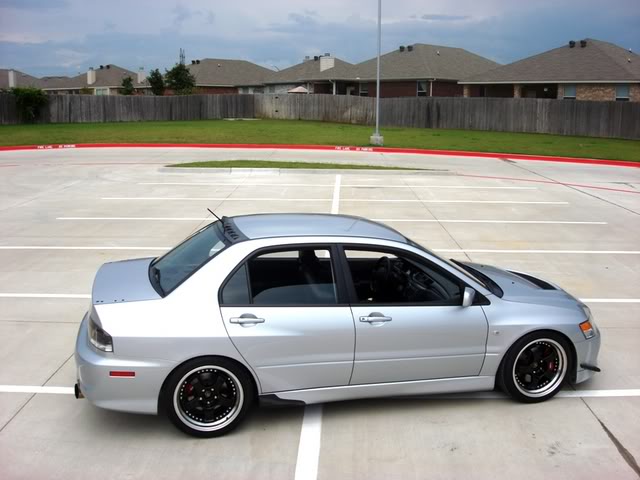 photo 2 Mitsubishi Lancer Evolution custom wheels Rota D2 18x9.0, ET +30, tire size X R18. x ET 