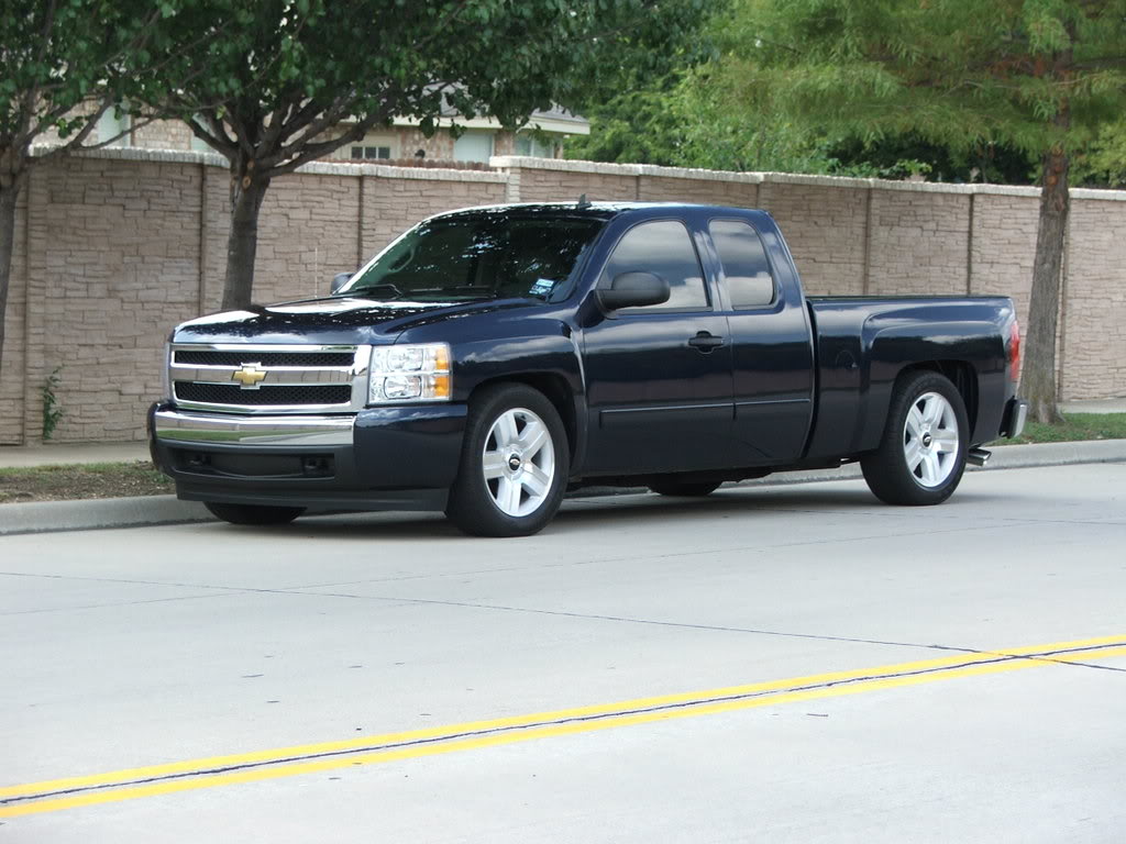 photo 1 Chevrolet Silverado 2500HD custom wheels OEM Chevrolet  20x, ET , tire size 275/55 R20. x ET 