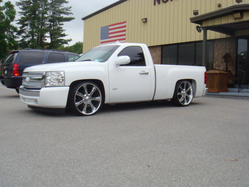 photo 1 Chevrolet Silverado 1500 custom wheels 24x, ET , tire size 275/25 R24. x ET