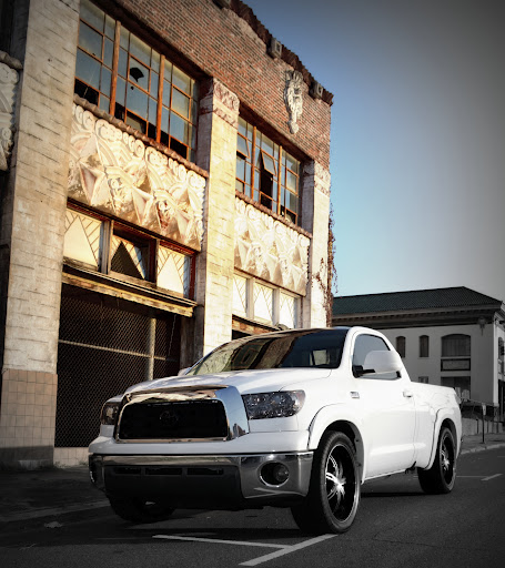 photo 3 Toyota Tundra custom wheels KMC Surge 22x9.5, ET , tire size 305/40 R22. x ET 305/45 R