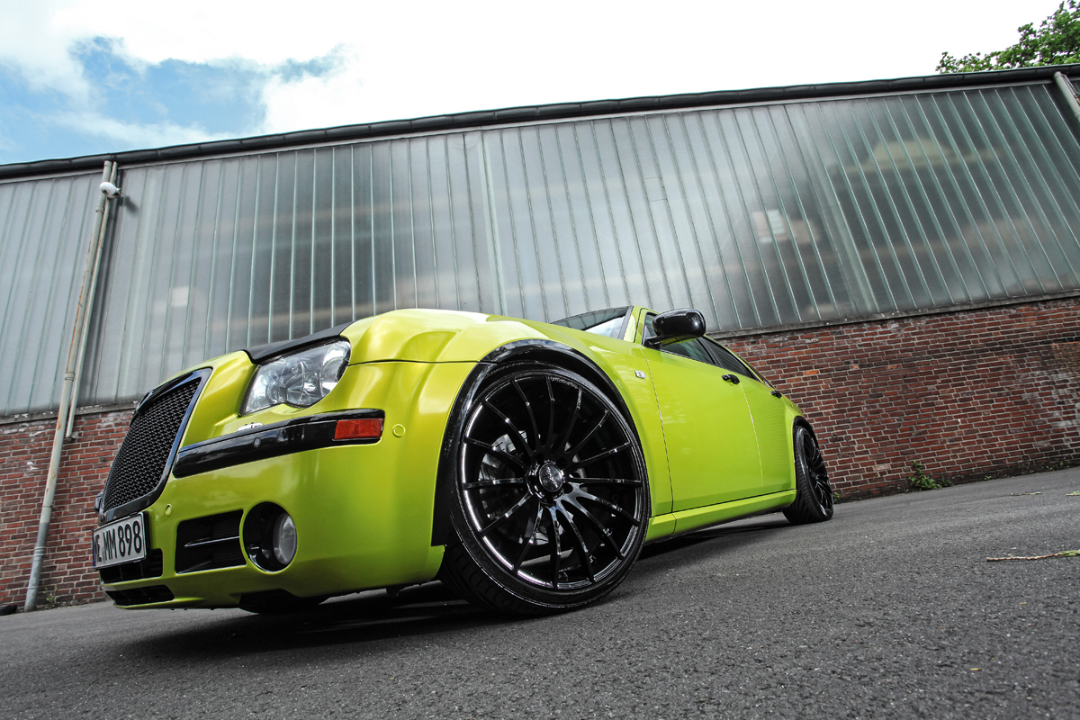 photo 2 Chrysler 300 custom wheels 22x10.0, ET , tire size 265/30 R22. x ET