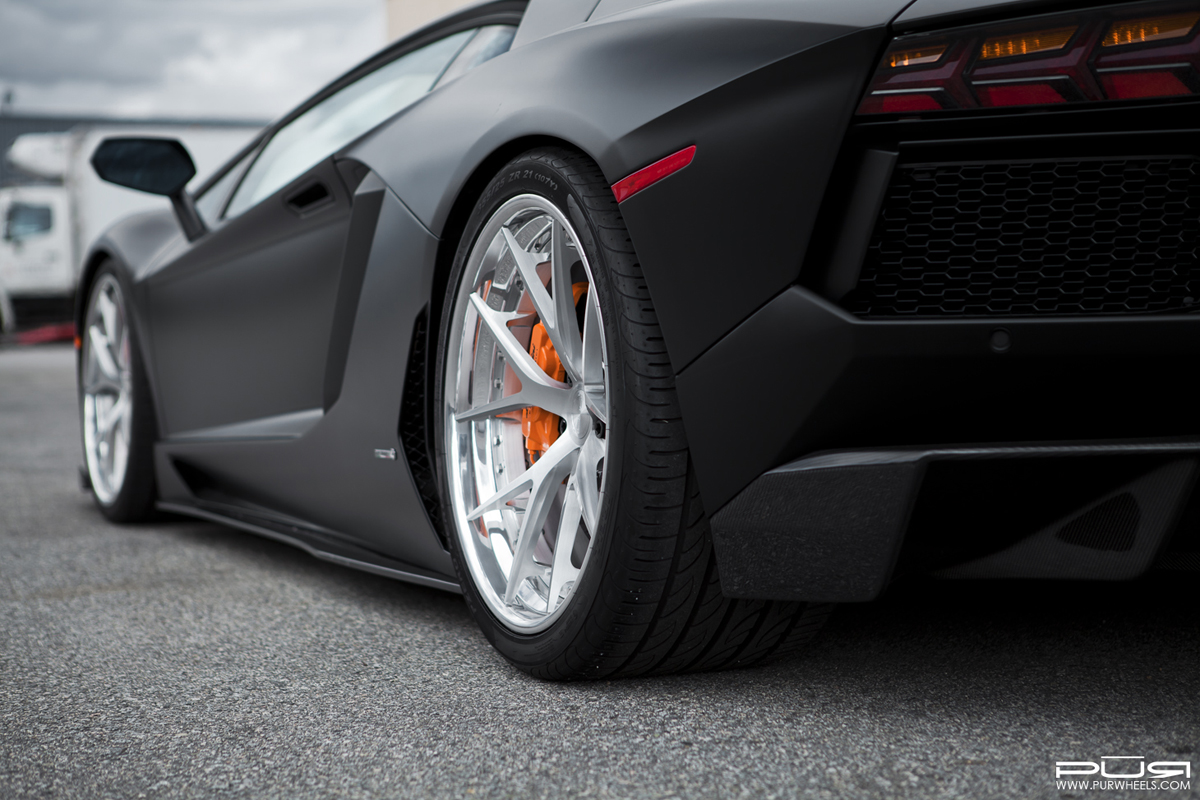 photo 2 Lamborghini Aventador custom wheels PUR LX04.V3 20x9.0, ET , tire size X R20. 21x12.5 ET 