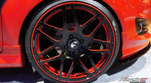 photo 2 Ford Fiesta custom wheels Forgiato  PENZETTE 19x, ET , tire size X R19. x ET 