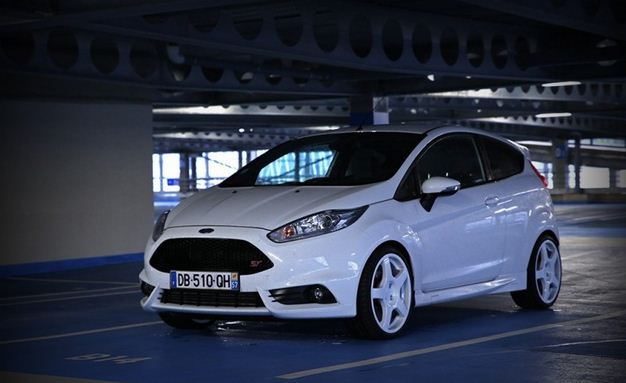 photo 1 Ford Fiesta custom wheels OZ  Racing RS 18x, ET , tire size X R18. x ET 