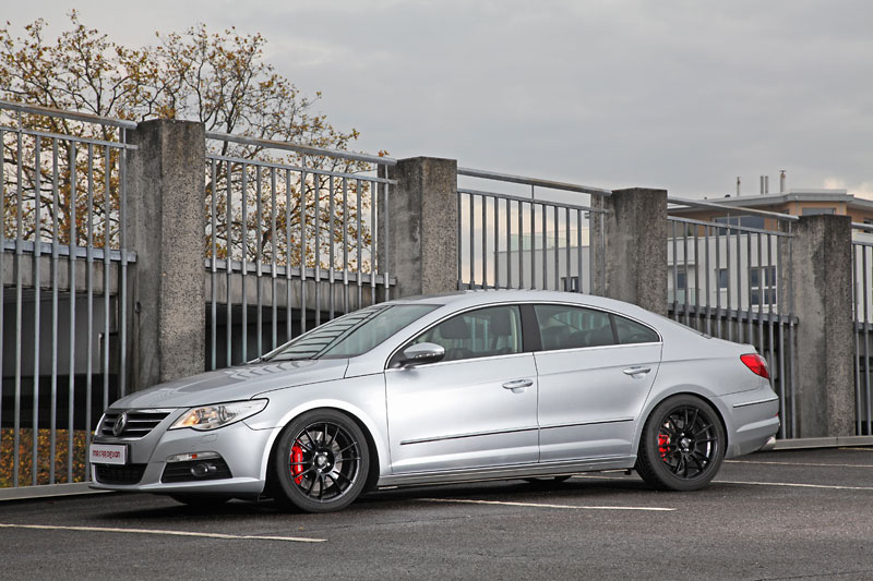 photo 3 Volkswagen CC custom wheels OZ Ultraleggera 18x8.0, ET +35, tire size 235/40 R18. x ET