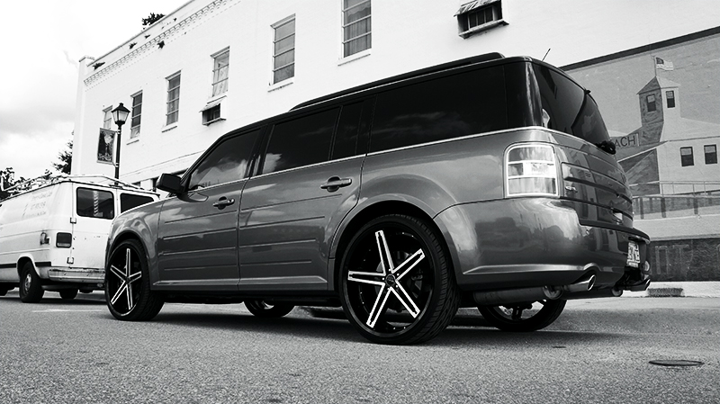 photo 2 Ford Flex custom wheels   24x, ET , tire size X R24. x ET 