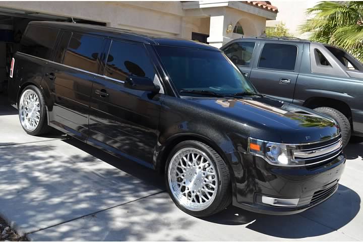 photo 5 Ford Flex custom wheels   22x9.0, ET +37, tire size 265/35 R22. 22x10.0 ET+37 