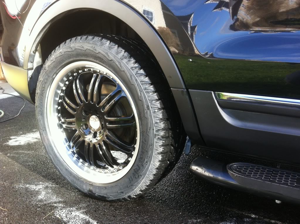 photo 1 Ford Explorer custom wheels   20x, ET , tire size 265/55 R20. x ET 