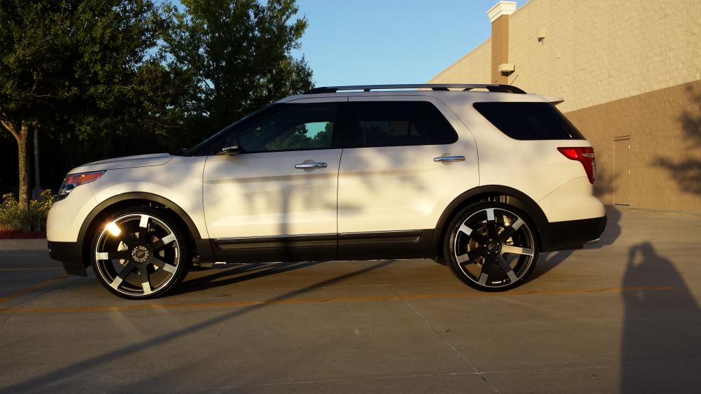 photo 2 Ford Explorer custom wheels   24x, ET , tire size X R24. x ET 