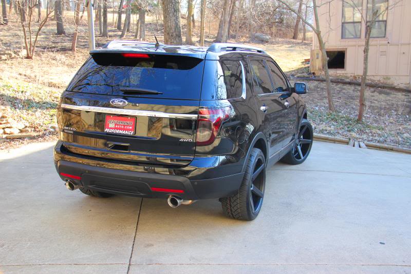 photo 6 Ford Explorer custom wheels KMC District 22x10.5, ET +28, tire size 285/35 R22. x ET 