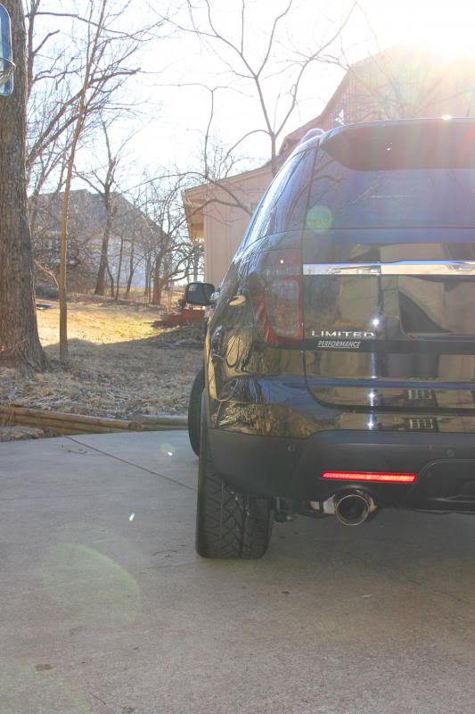 photo 2 Ford Explorer custom wheels KMC District 22x10.5, ET +28, tire size 285/35 R22. x ET 
