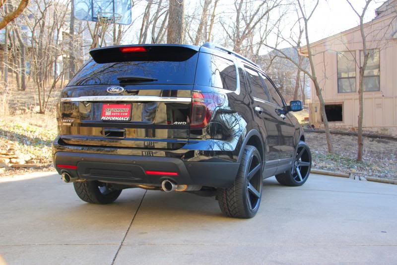 photo 8 Ford Explorer custom wheels KMC District 22x10.5, ET +28, tire size 285/35 R22. x ET 