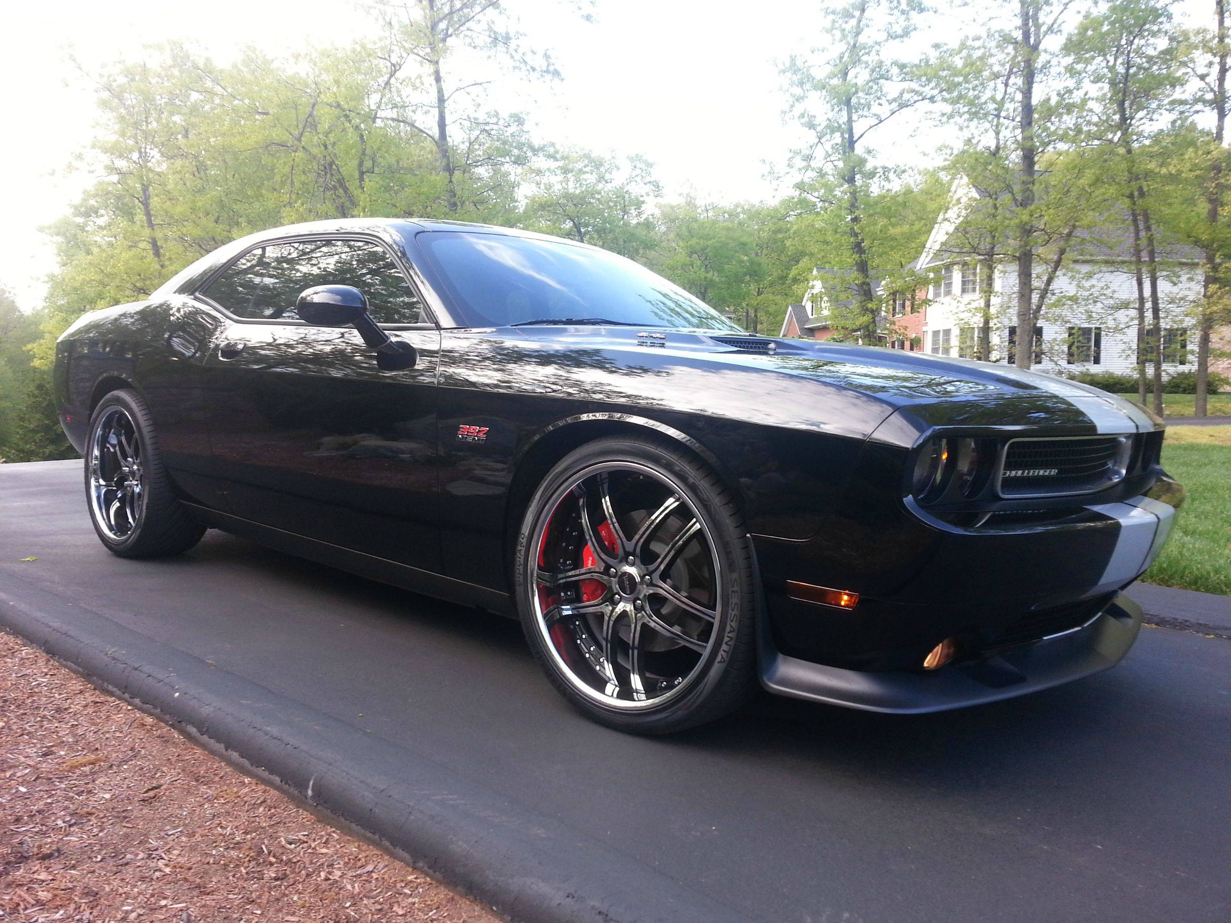 photo 2 Dodge Challenger custom wheels 22x9.0, ET , tire size 265/35 R22. 22x10.5 ET 315/30 R22