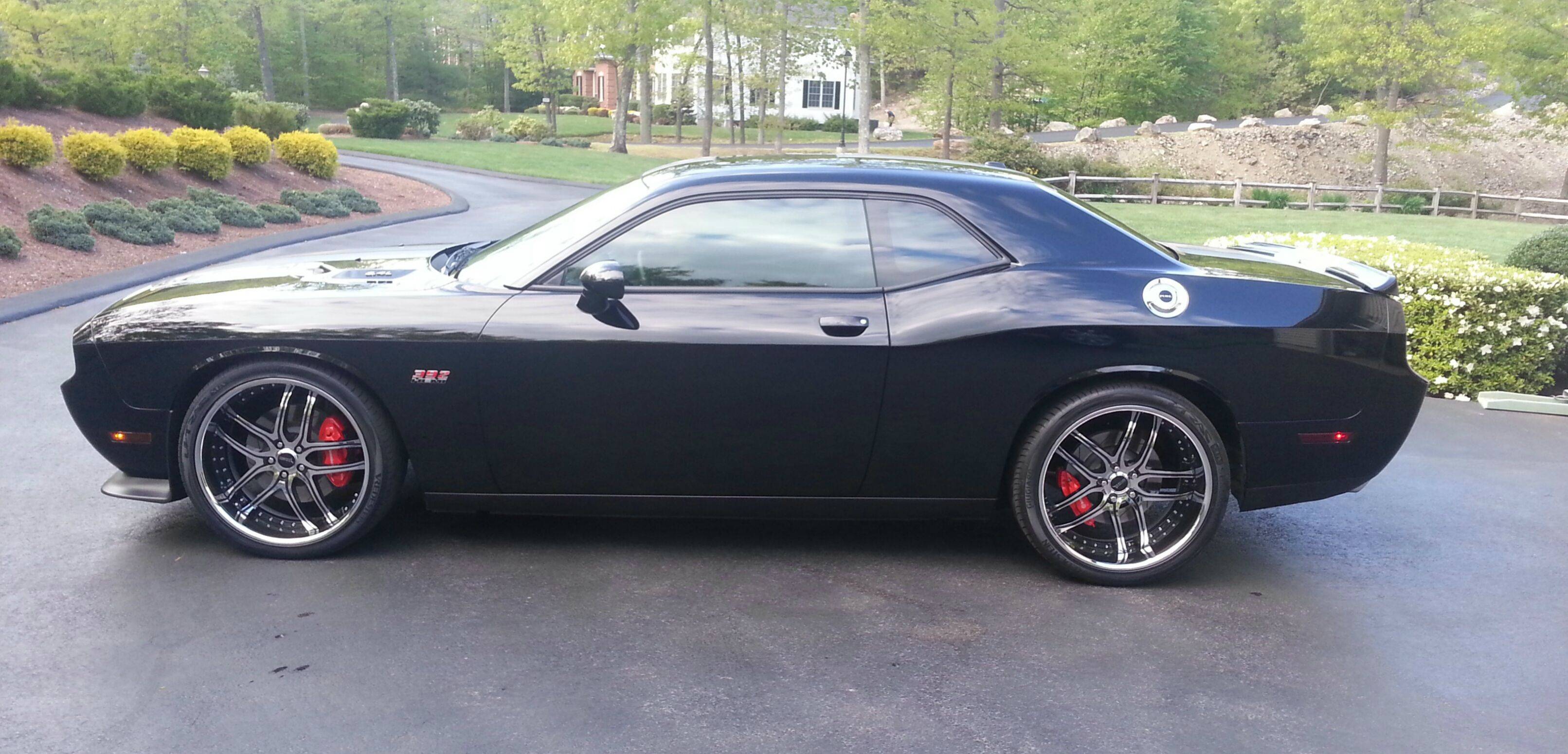 photo 4 Dodge Challenger custom wheels 22x9.0, ET , tire size 265/35 R22. 22x10.5 ET 315/30 R22