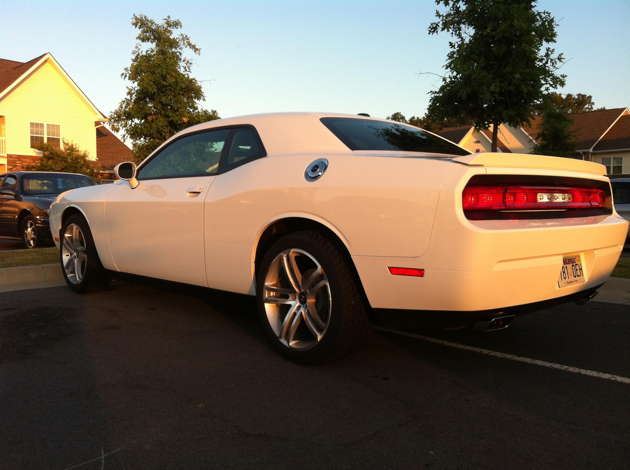 photo 2 Dodge Challenger custom wheels Hotchkis S-Sport 20x8.5, ET +13, tire size 245/45 R20. 20x9.5 ET+23 275/40 R20