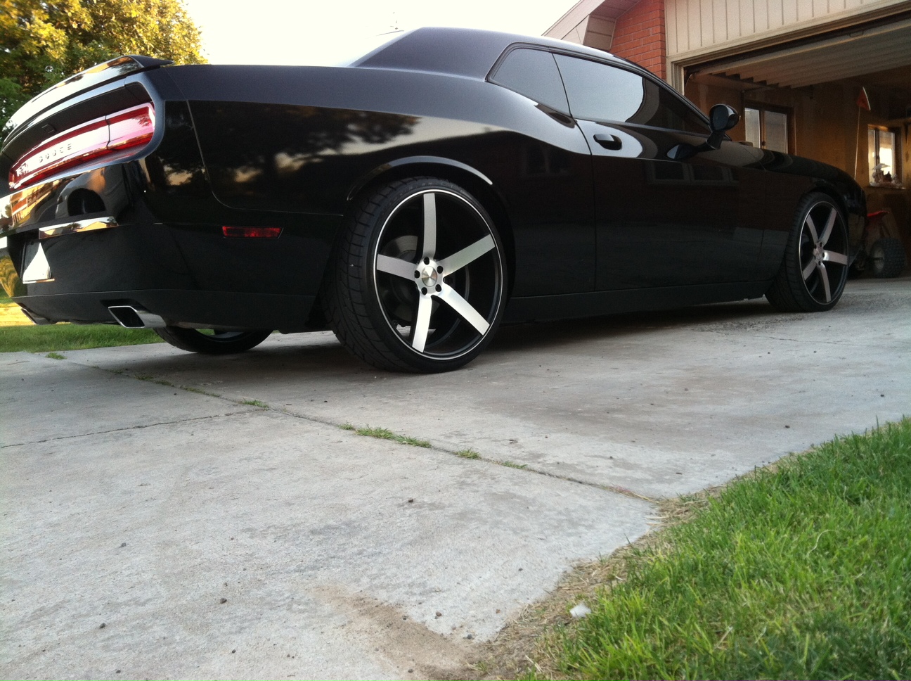 photo 1 Dodge Challenger custom wheels Vossen CV3 22x, ET , tire size X R22. x ET