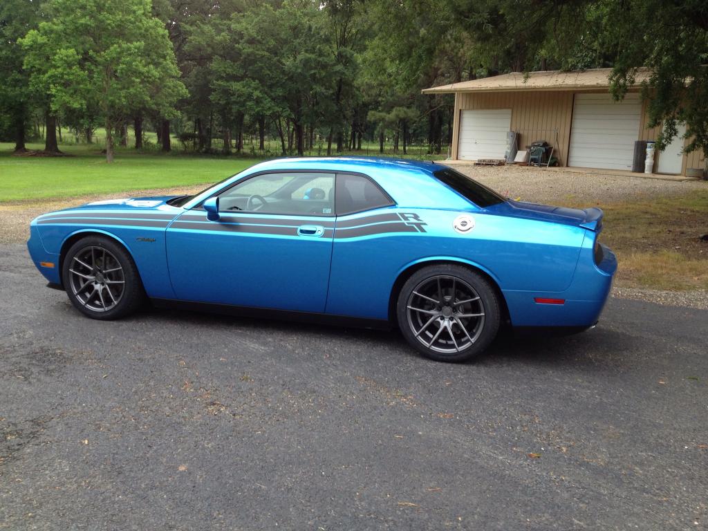 photo 2 Dodge Challenger custom wheels Niche Targa M129 20x8.5, ET +15, tire size 245/45 R20. 20x10.5 ET+20 275/40 R20