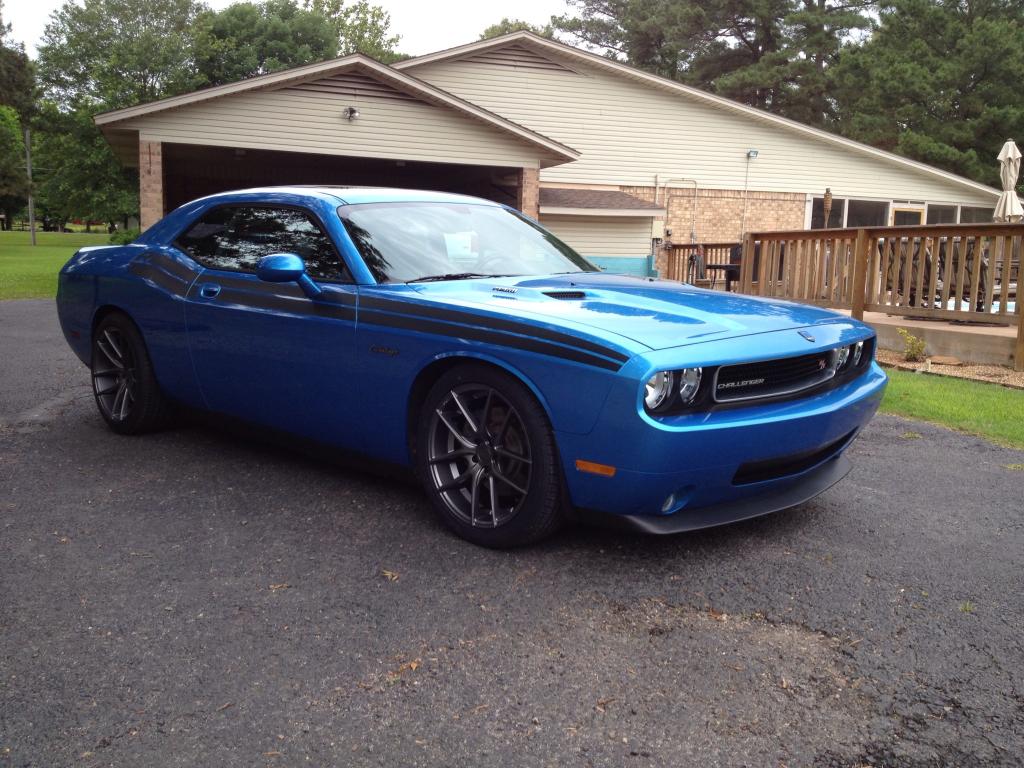 photo 1 Dodge Challenger custom wheels Niche Targa M129 20x8.5, ET +15, tire size 245/45 R20. 20x10.5 ET+20 275/40 R20