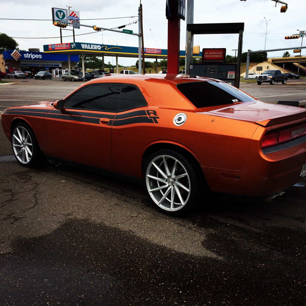 photo 1 Dodge Challenger custom wheels Vossen  22x9.0, ET , tire size X R22. 22x10.5 ET 