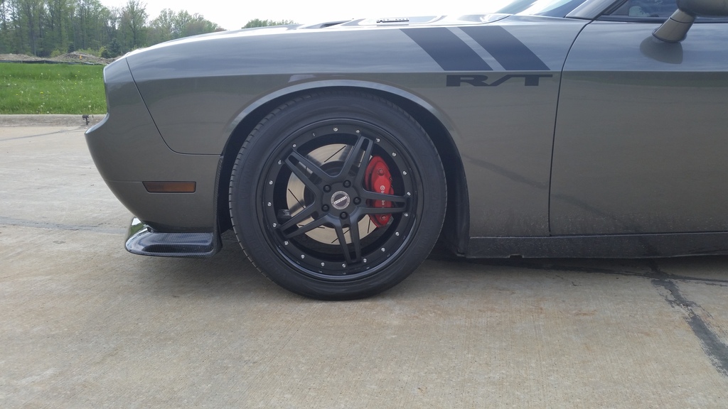 photo 4 Dodge Challenger custom wheels 20x9.0, ET , tire size 275/40 R20. 20x10.0 ET 315/35 R20