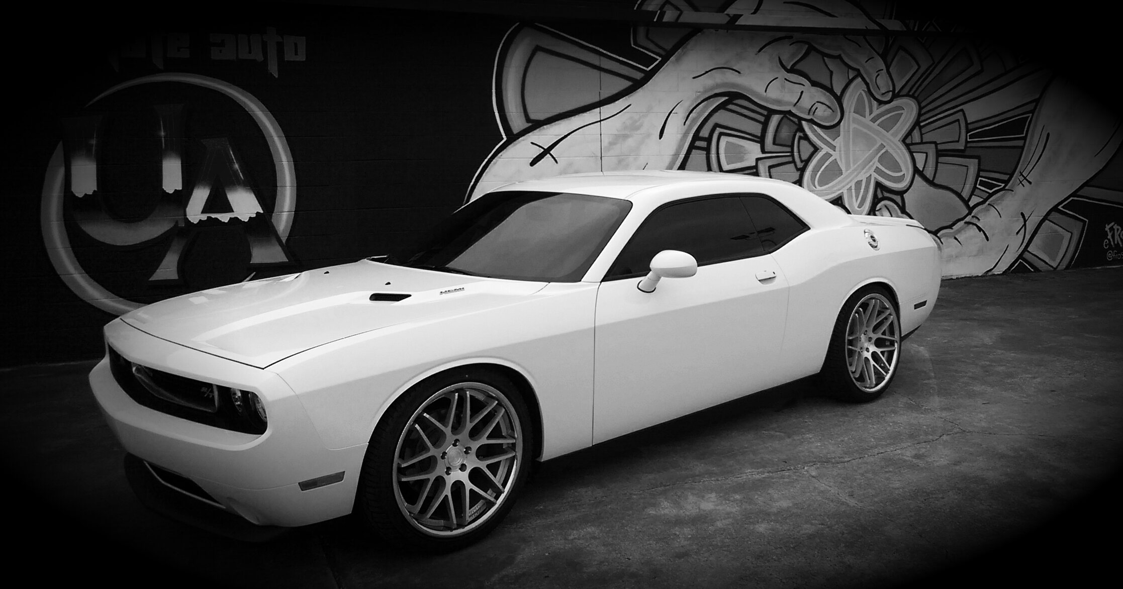 photo 1 Dodge Challenger custom wheels Vertini Magic 22x8.5, ET +18, tire size 265/35 R22. x ET 295/30 R