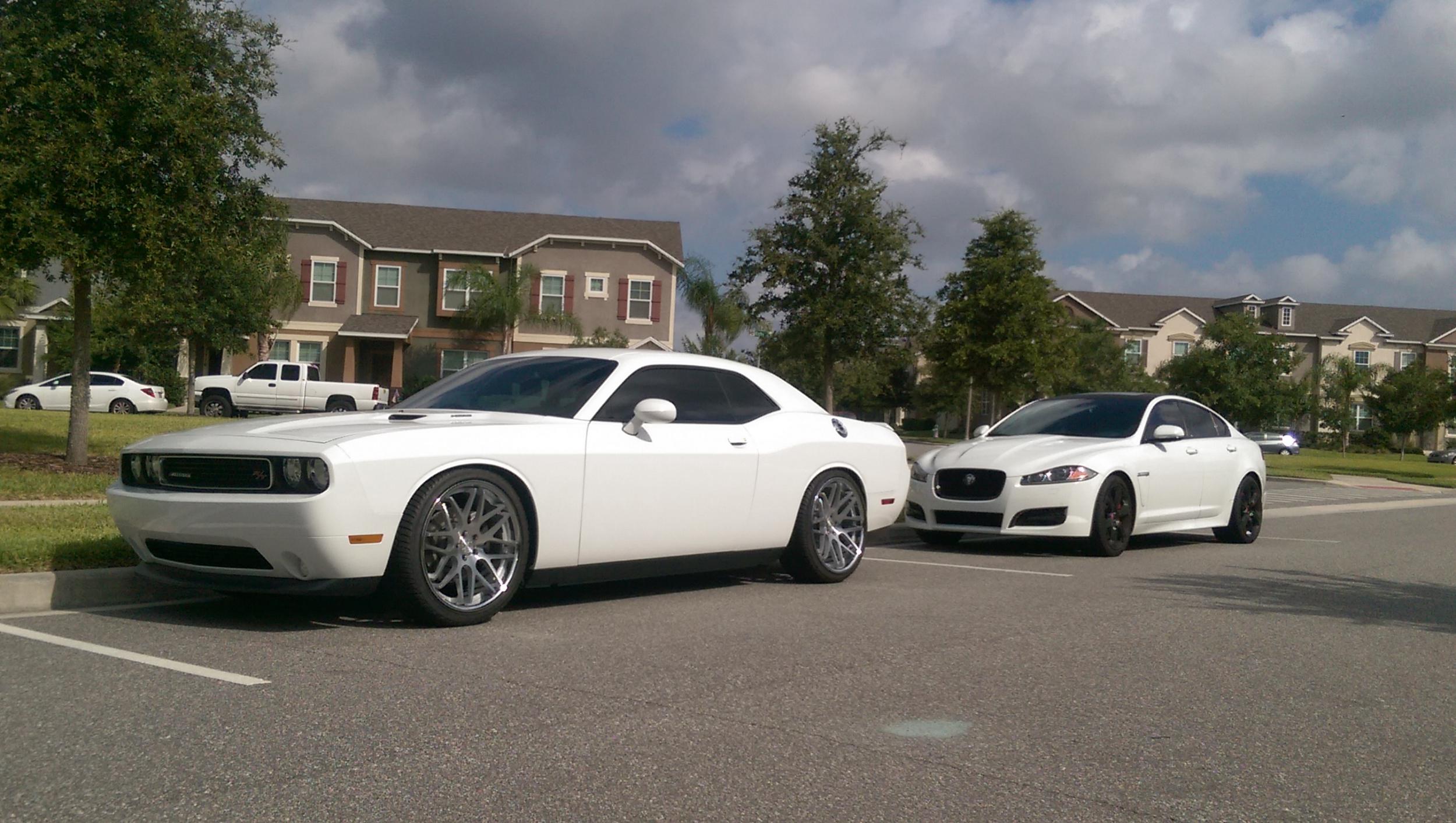 photo 2 Dodge Challenger custom wheels Vertini Magic 22x8.5, ET +18, tire size 265/35 R22. x ET 295/30 R