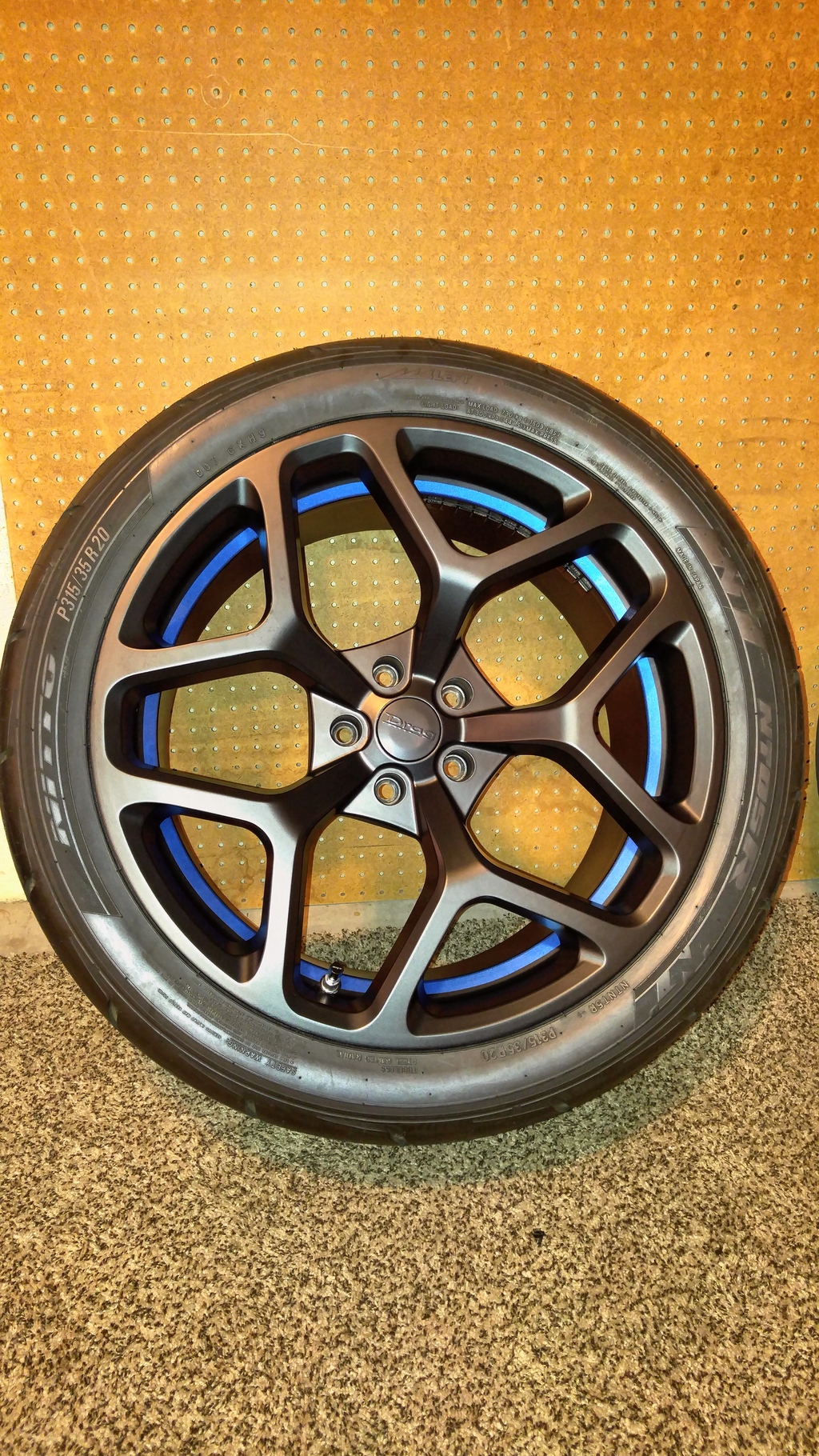 photo 2 Dodge Challenger custom wheels Drag DR 64 20x9.0, ET +20, tire size X R20. 20x10.0 ET+25 