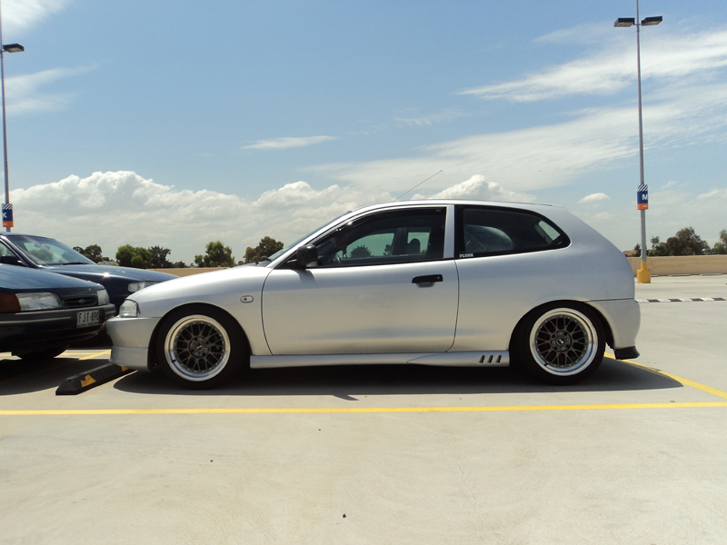 photo 4 Mitsubishi Mirage custom wheels XXR 521 16x8.0, ET +20, tire size 205/45 R16. x ET