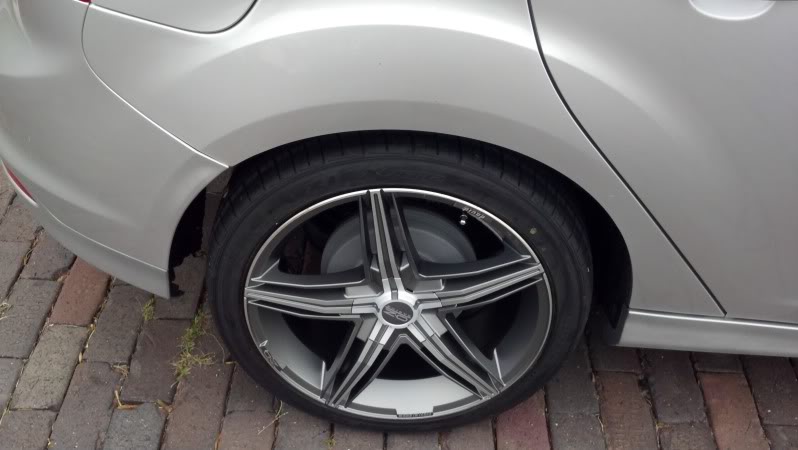 photo 1 Ford Focus custom wheels Falken 612 18x, ET , tire size 225/40 R18. x ET 