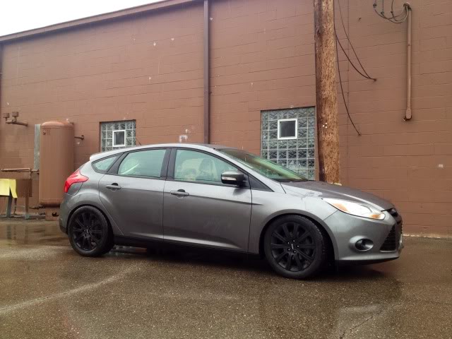 photo 2 Ford Focus custom wheels Momo  17x, ET , tire size 225/50 R17. x ET 