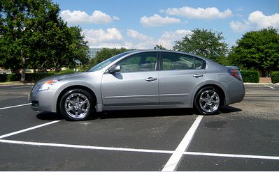 photo 3 Nissan Altima custom wheels 17x, ET , tire size 225/50 R17. x ET