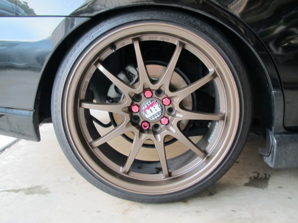 photo 6 Subaru Impreza WRX custom wheels rota  dpt 18x9.0, ET +42, tire size 215/40 R18. x ET 
